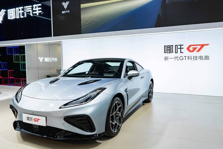 重庆北碚区铭迈真企业管理咨询哪吒汽车在智能汽车领域的表现，领途汽车在新能源汽车市场中的影响力